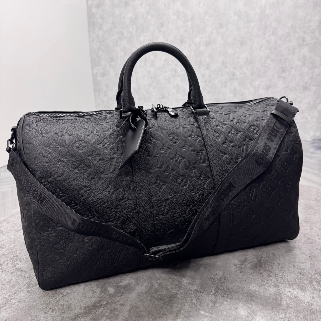 (PRE ORDER) LVE DUFFEL BAG (50) - BLACK