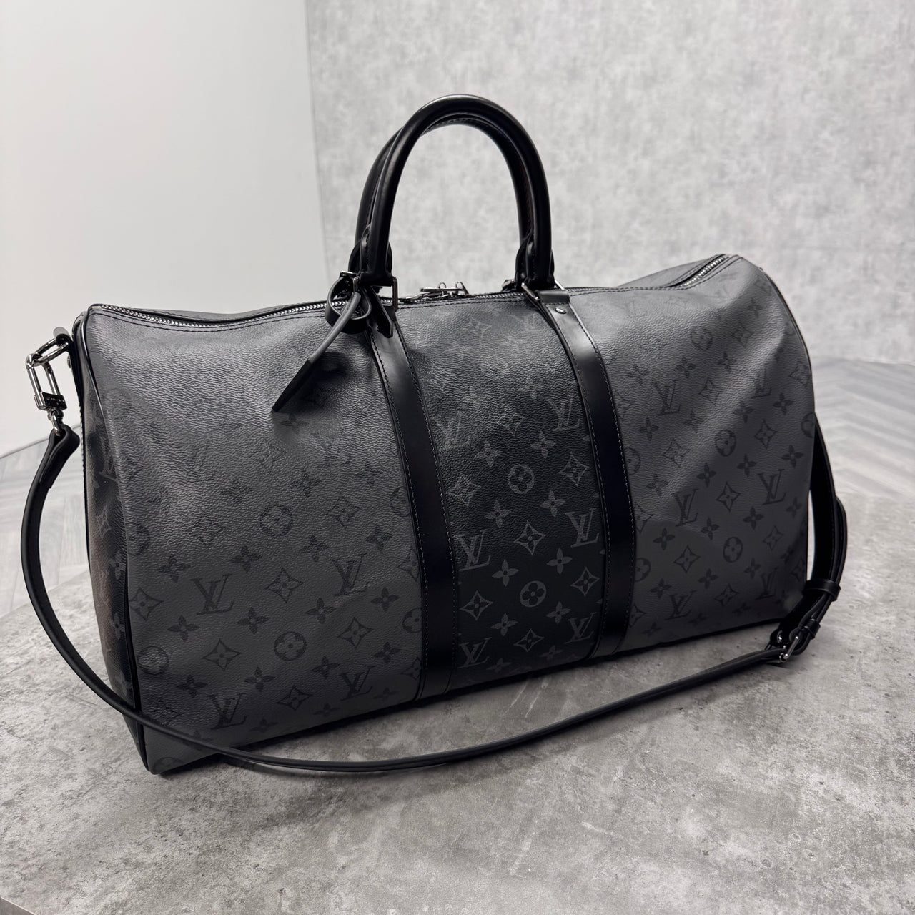 (PRE ORDER) LVE DUFFEL BAG (50) - BLACK / GREY