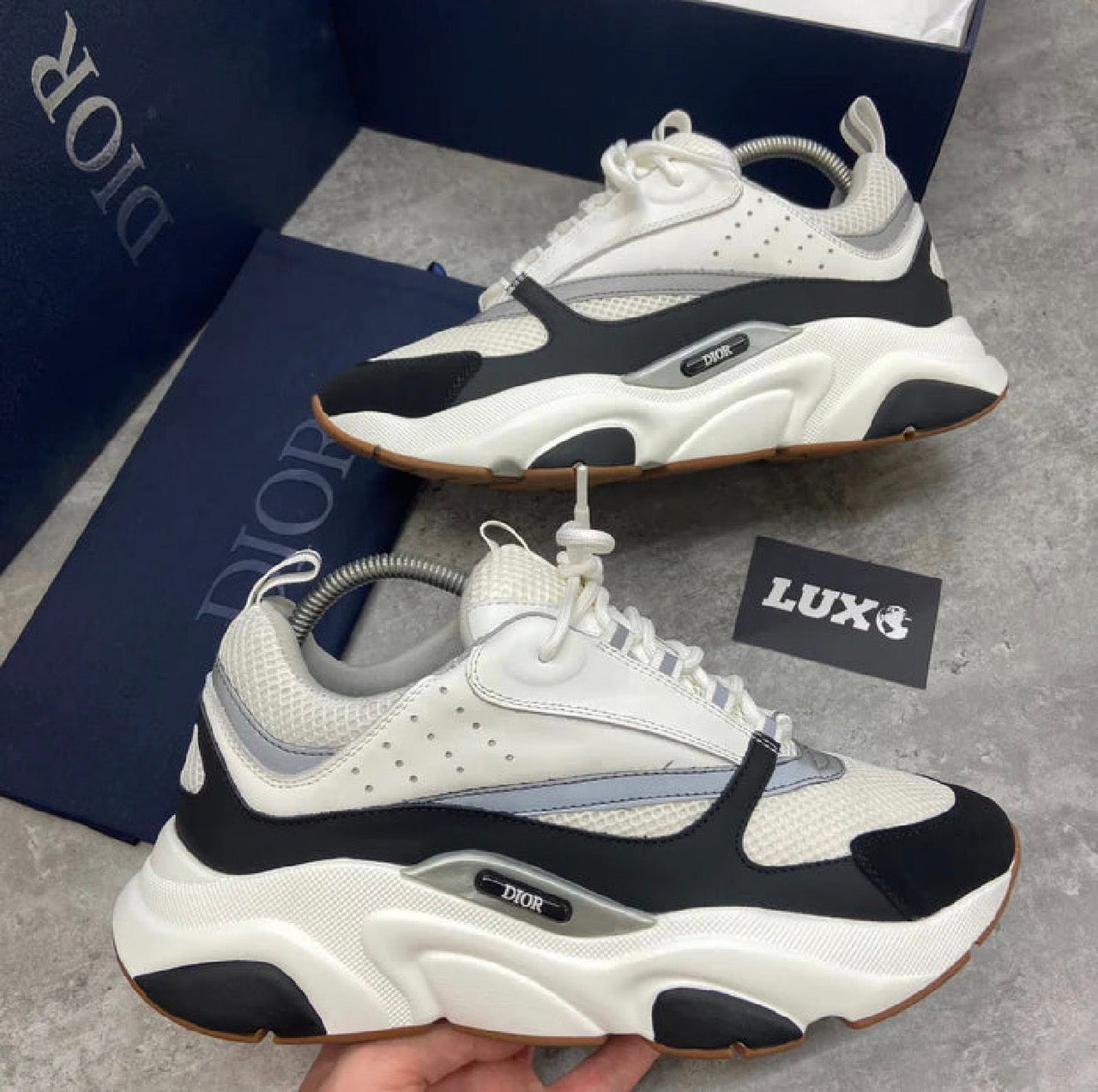 B22 TRAINER - WHITE / BLACK