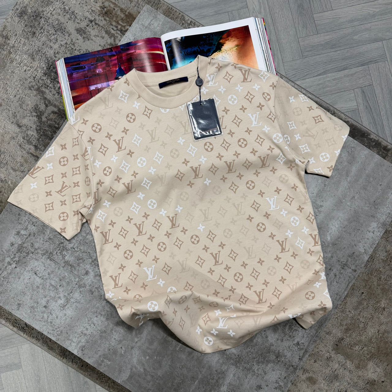 LVE MONOGRAM T SHIRT - BEIGE
