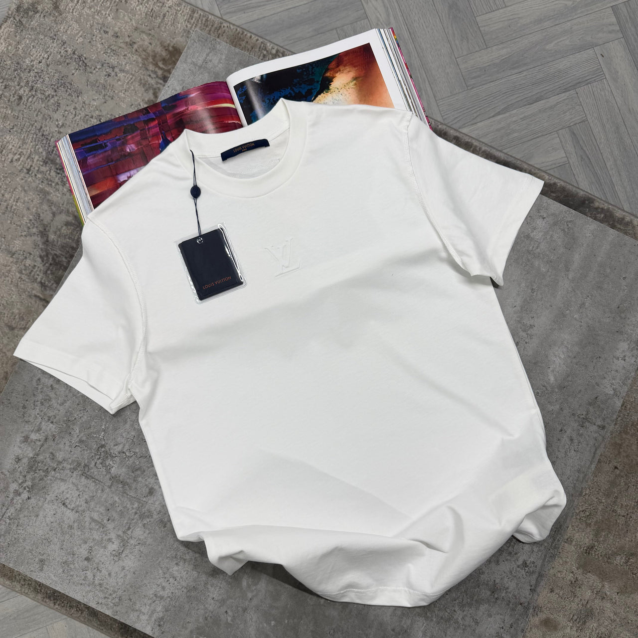 LVE CENTRE LOGO T SHIRT - WHITE