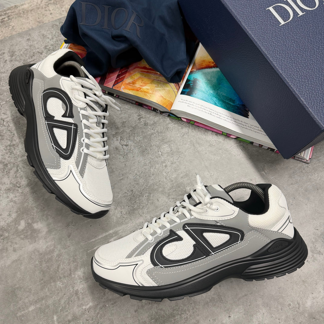 (PRE ORDER) B30 TRAINERS - WHITE / BLACK