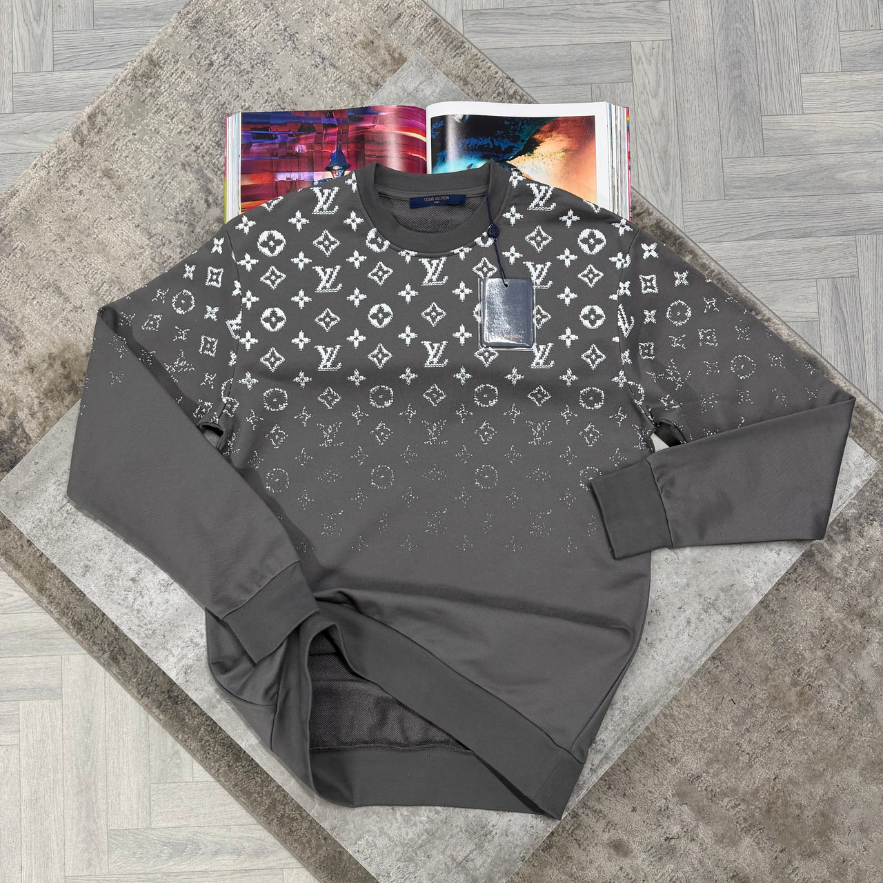 LVE MONOGRAM CREWNECK JUMPER - CHARCOAL