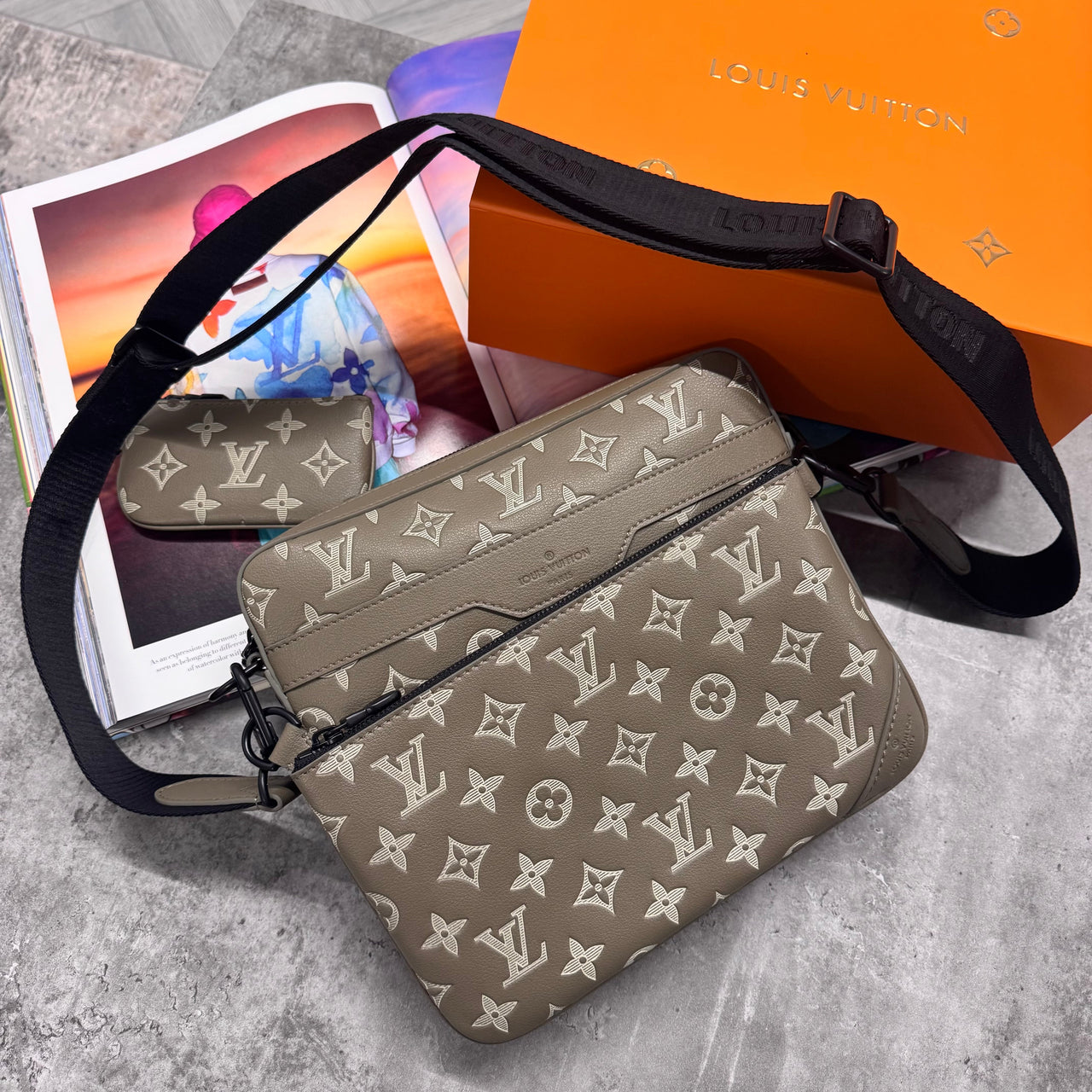 (PRE ORDER) LVE TRIO BAG - KHAKI