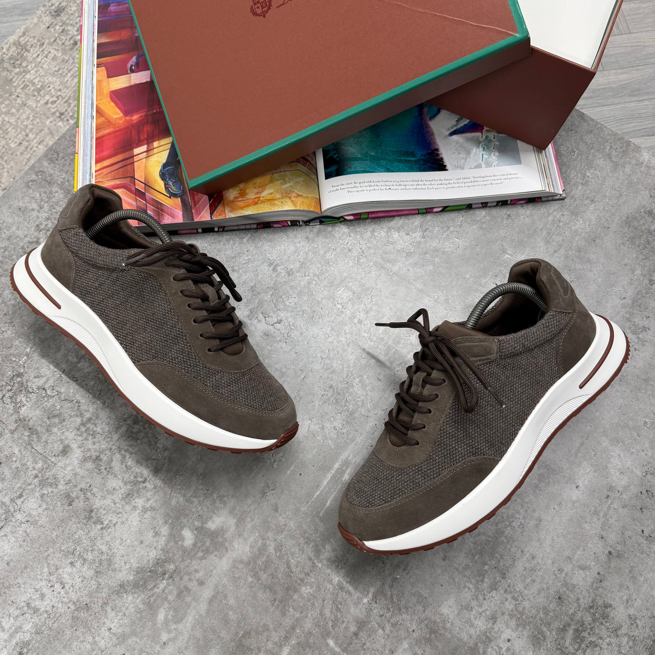 (PRE ORDER) LORO SUEDE RUNNER TRAINER - KHAKI