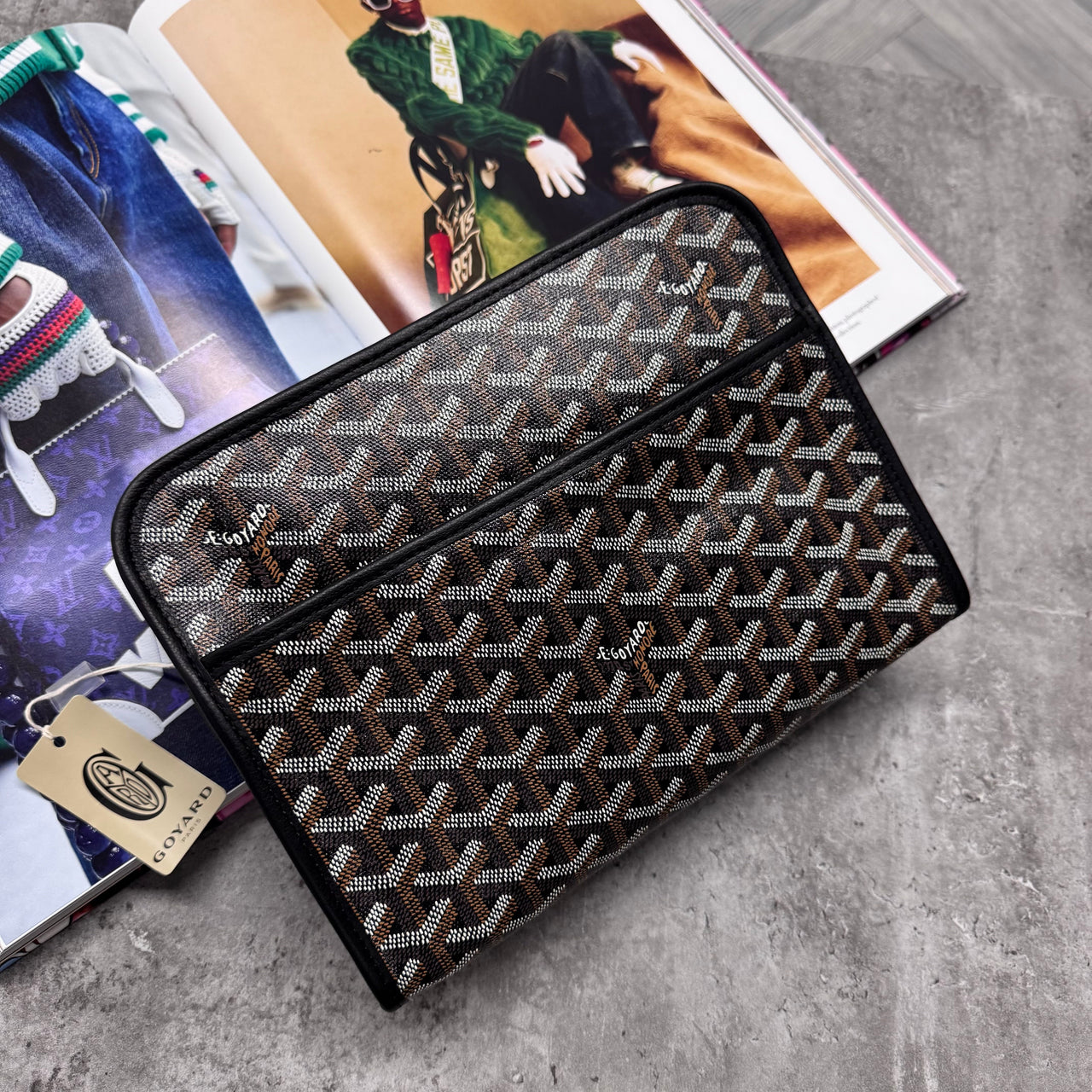 (PRE ORDER) GYRD POUCH BAG - BLACK