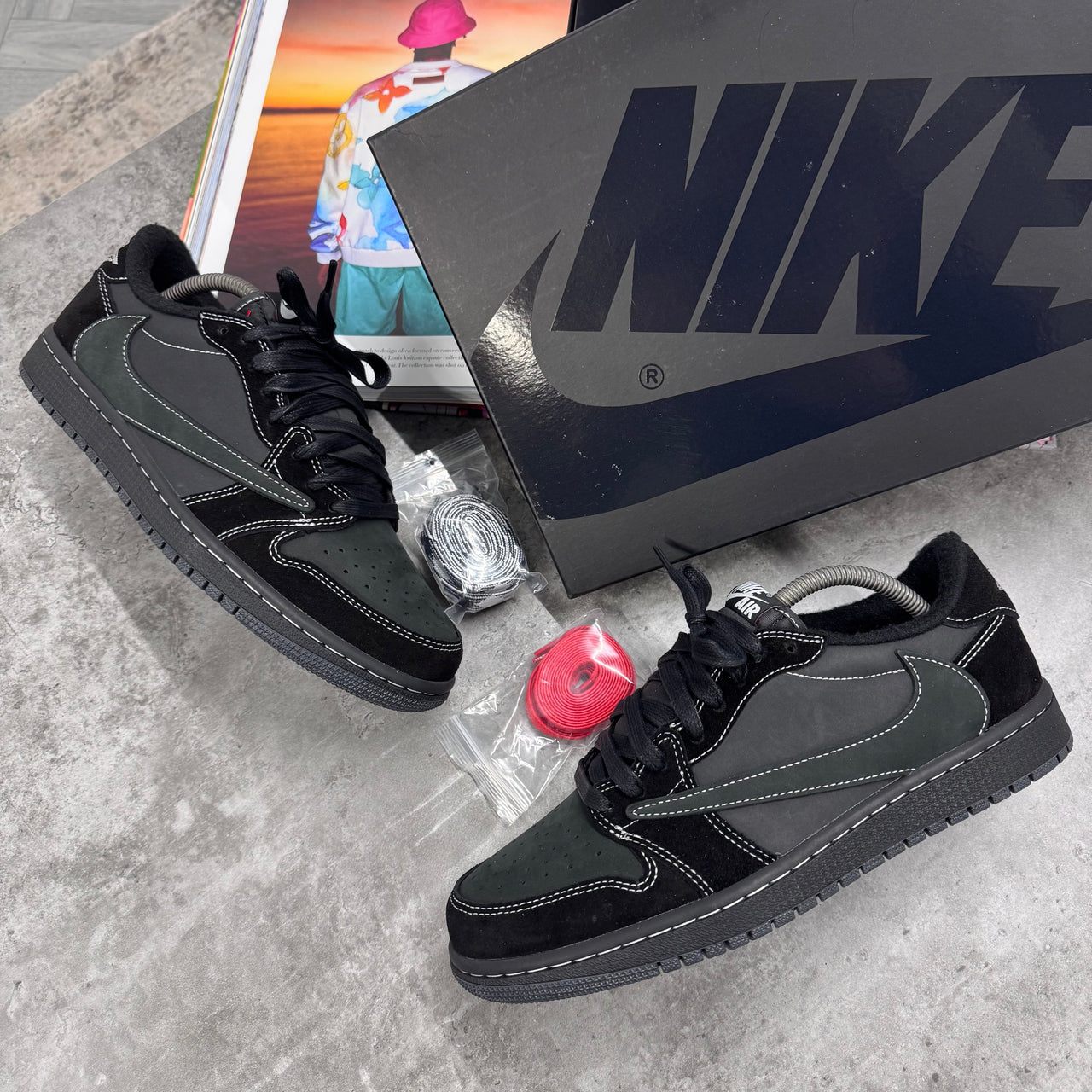 NI X TS JORDAN 1 - PHANTOM BLACK