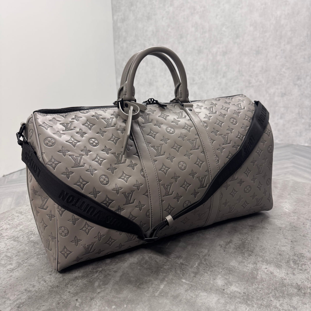 (PRE ORDER) LVE DUFFEL BAG (50) - GREY